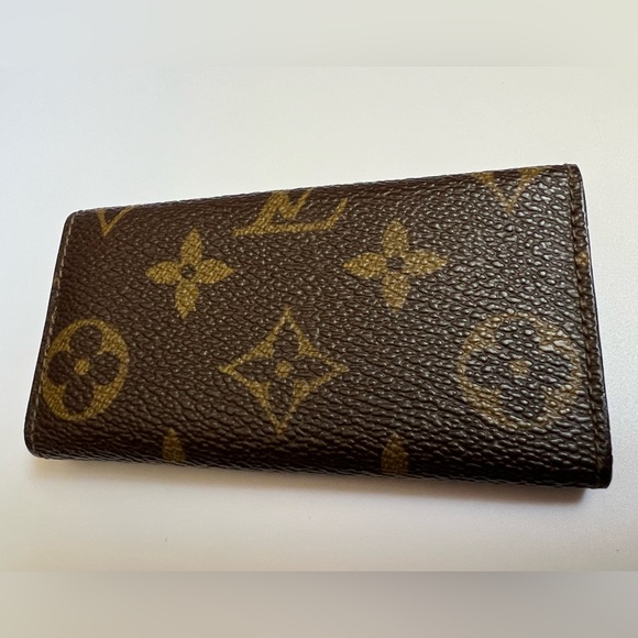 LOUIS VUITTON Monogram 4 Ring Key Holder - Picture 3 of 9